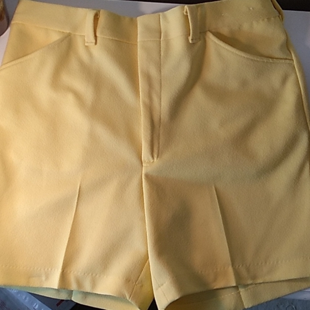 Vintage 1970s men's yellow 💛 shorts 34